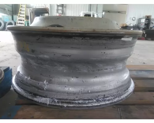 HUB PILOTED - STEEL 22.5 X 8.25 WHEEL