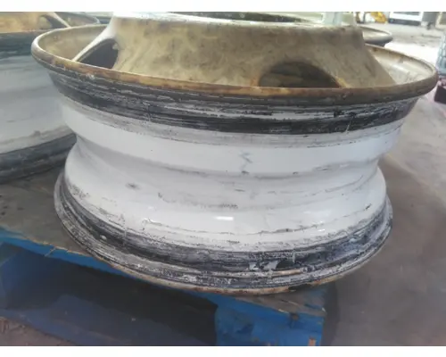 HUB PILOTED - STEEL 22.5 X 8.25 WHEEL