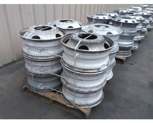 HUB PILOTED - STEEL 22.5 X 8.25 WHEEL