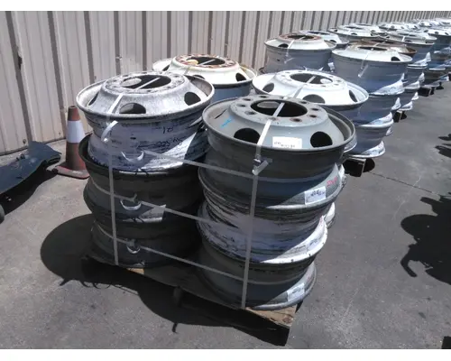 HUB PILOTED - STEEL 22.5 X 8.25 WHEEL