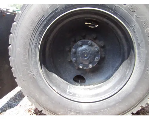 HUB PILOTED - STEEL 22.5 X 8.25 WHEEL