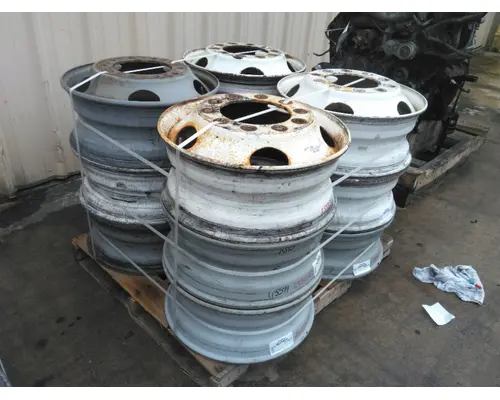 HUB PILOTED - STEEL 22.5 X 8.25 WHEEL