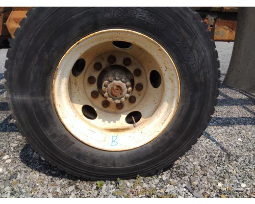HUB PILOTED - STEEL 22.5 X 8.25 WHEEL