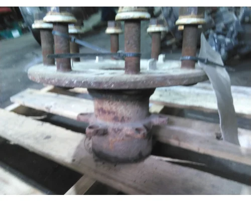 HUB PILOTED - STEEL 8 LUG HUB