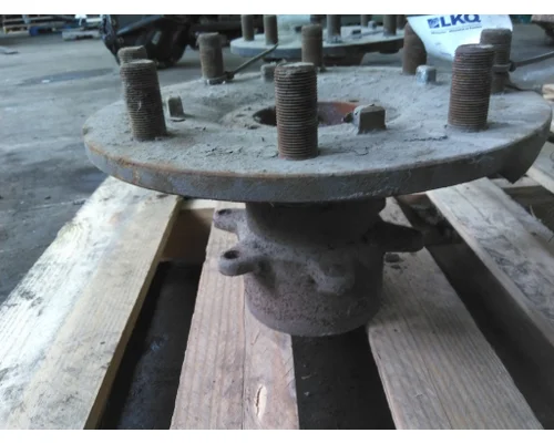 HUB PILOTED - STEEL 8 LUG HUB