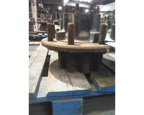 HUB PILOTED - STEEL 8 LUG HUB