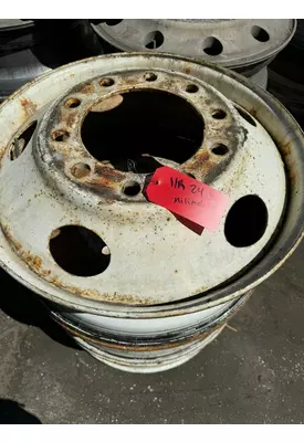 HUB PILOT 11R 24.5 Tire and Rim