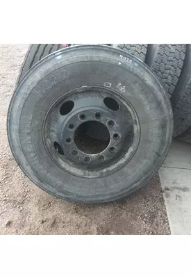 HUB PILOT 11R22.5 Tire and Rim