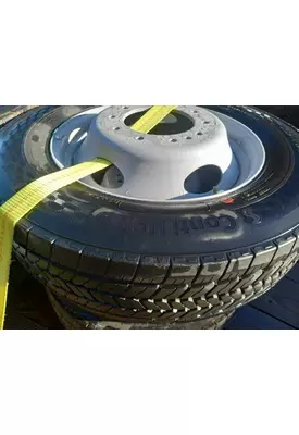 HUB PILOT 19.5 x 6.00 Takeoff Ford F450 F550 225/70R19.5 Tire & Wheel