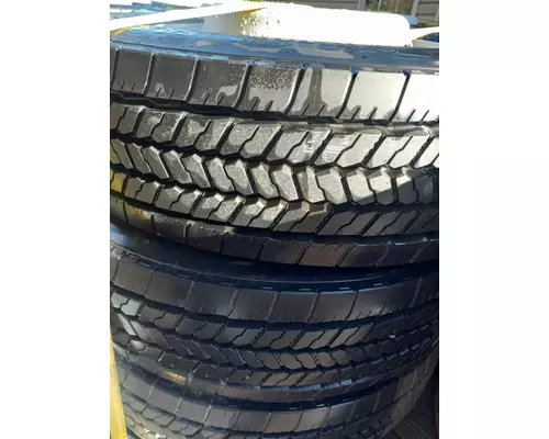 HUB PILOT 19.5 x 6.00 Takeoff Ford F450 F550 22570R19.5 Tire & Wheel