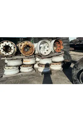 HUB PILOT 22.5 European Tire and Rim