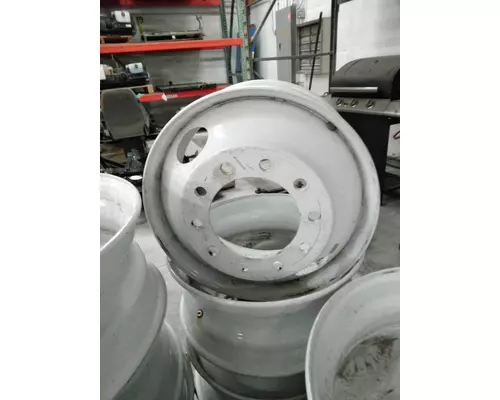 HUB PILOT 22.5 X 8.25 Wheel