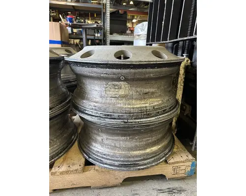 HUB PILOT 22.5 X 8.25 Wheel