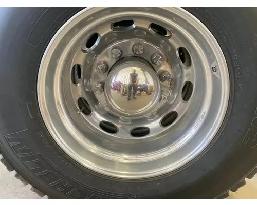 HUB PILOT 22.5 X 8.25 Wheel