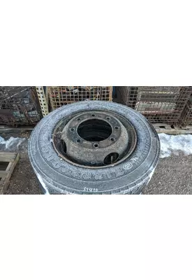 HUB PILOT 3800 Tire and Rim