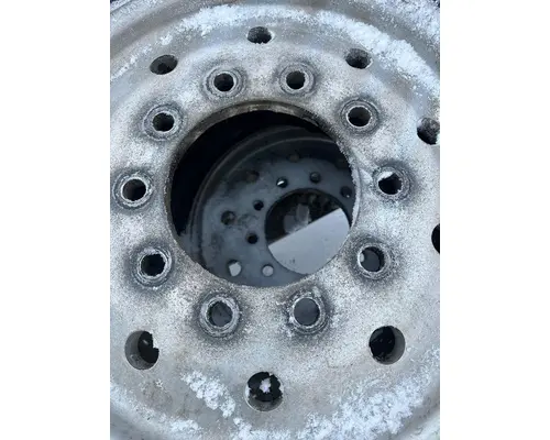 HUB PILOT 445 / 65 R 22.5 Tire and Rim