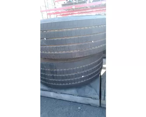 HUB PILOT 9.00x22.5 Tire and Wheel