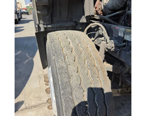 HUB PILOT 9.00x22.5 Tire and Wheel