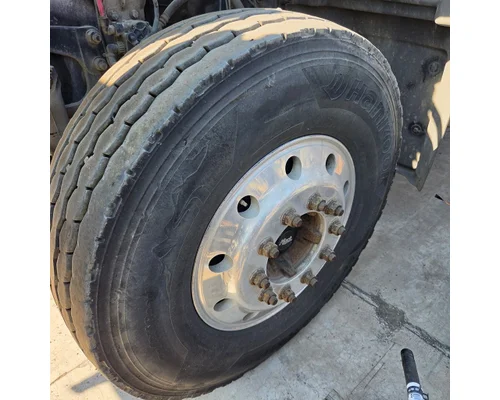 HUB PILOT 9.00x22.5 Tire and Wheel