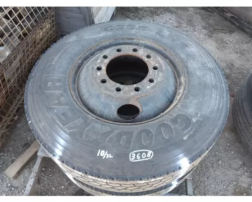 HUB PILOT CE Tire and Rim