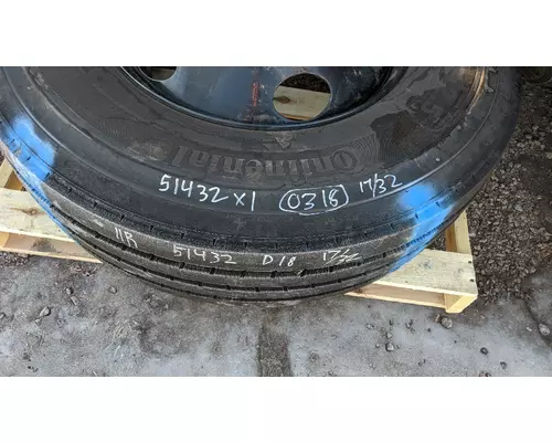 HUB PILOT CE Tire and Rim