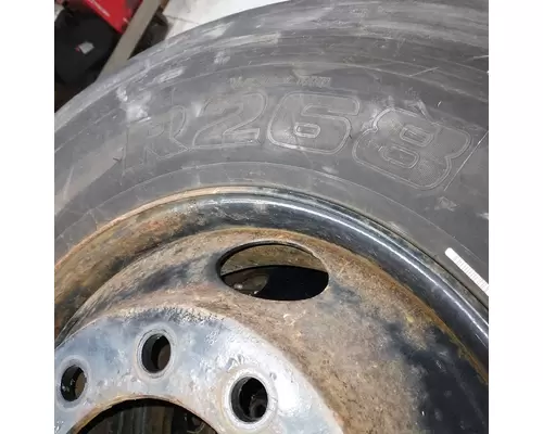 HUB PILOT CE Tire and Rim