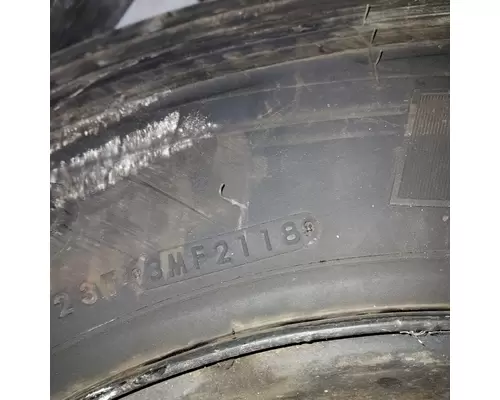 HUB PILOT CE Tire and Rim