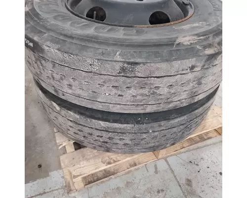 HUB PILOT CE Tire and Rim