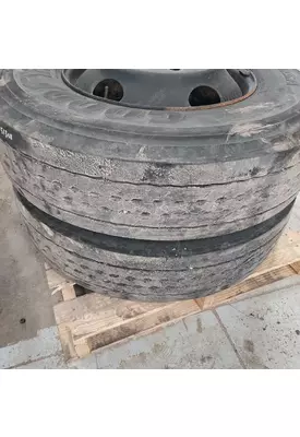 HUB PILOT CE Tire and Rim