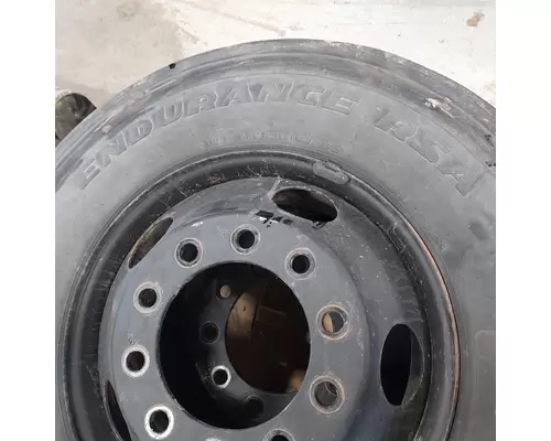 HUB PILOT CE Tire and Rim
