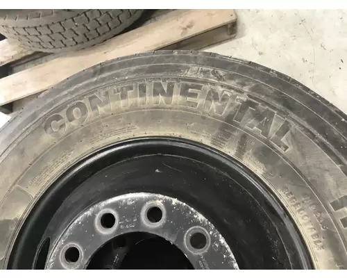 HUB PILOT CE Tire and Rim