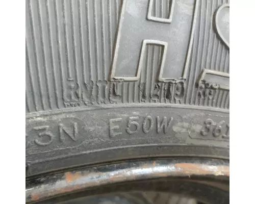 HUB PILOT CE Tire and Rim