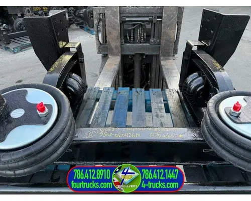 Hendrickson STEERABLE LIFT AXLE Tag Axle
