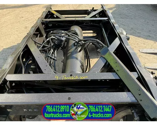 Hendrickson VANTRAAX Cutoff Assembly (Complete With Axles)