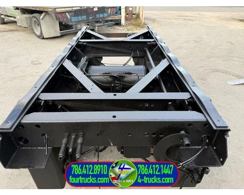 Hendrickson VANTRAAX Cutoff Assembly (Complete With Axles)