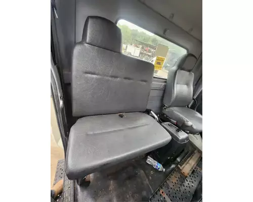 Hino 185 Seat, Front