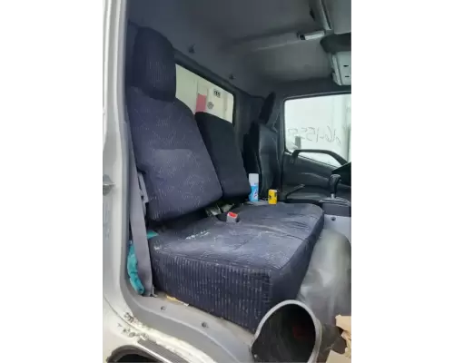 Hino 195 Seat, Front