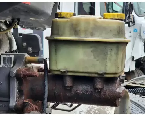Hino 268 Brake Master Cylinder