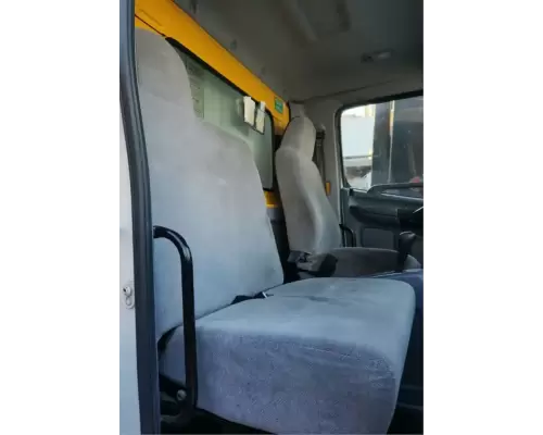 Hino 268 Seat, Front