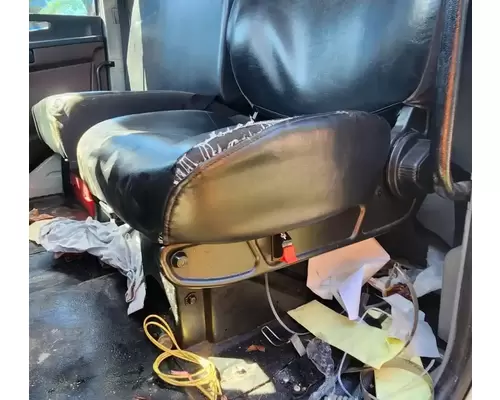 Hino 268 Seat, Front