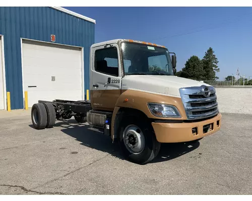 Hino 338 Truck