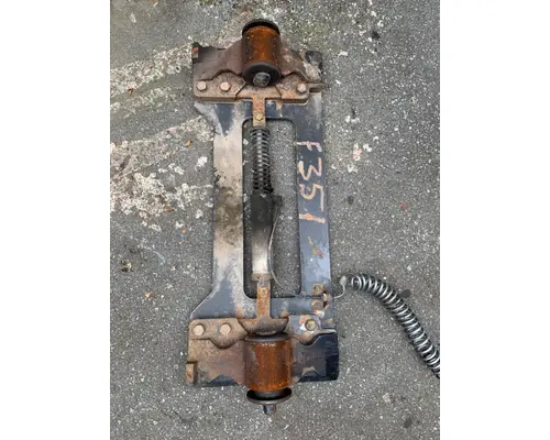 Fifth Wheel HOLLAND CASCADIA Payless Truck Parts