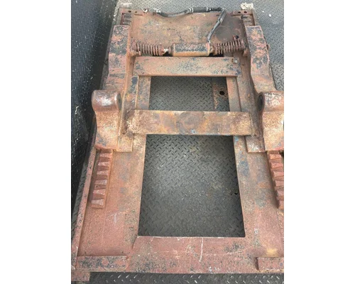 Fifth Wheel HOLLAND CL9000 Hatch Trucking &amp; Salvage Parts LLC