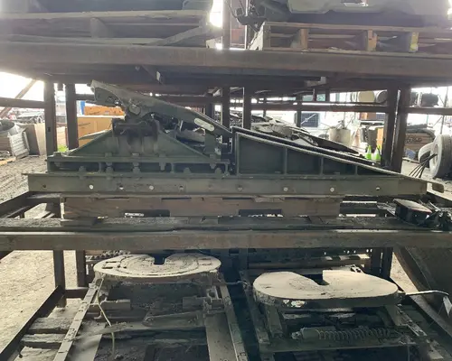 Fifth Wheel HOLLAND STATIONARY Custom Truck One Source