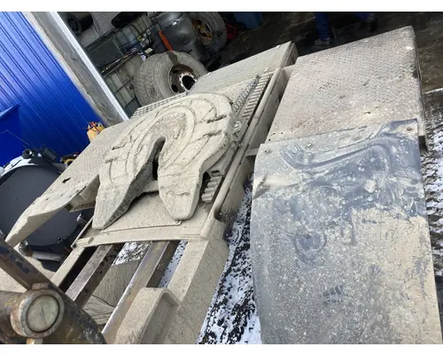 Holland XA-351-A-L-P Fifth Wheel