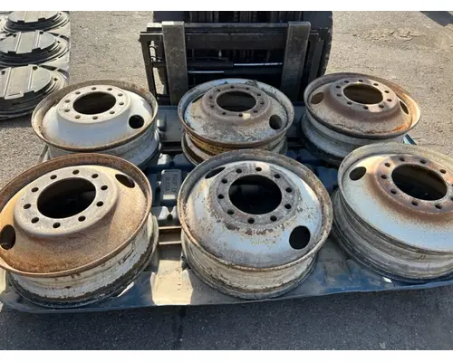 Wheel HUB PILOT 24.5 x 8.25 Vriens Truck Parts
