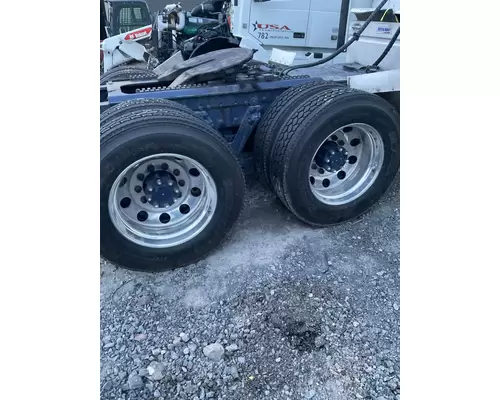 Tire And Rim HUB PILOT 24.5 Dutchers Inc   Heavy Truck Div  Ny