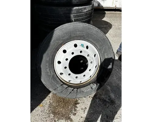 Tire And Rim HUB PILOT 285 70R 19.5 Usa Trade &amp; Exports Inc