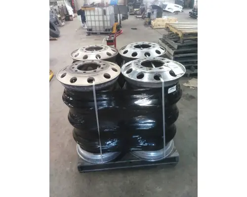 Wheel HUB PILOTED - ALUMINUM 22.5 X 8.25 LKQ Geiger Truck Parts