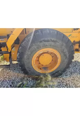 Hyundai HL740-7A Equip Tire and Rim